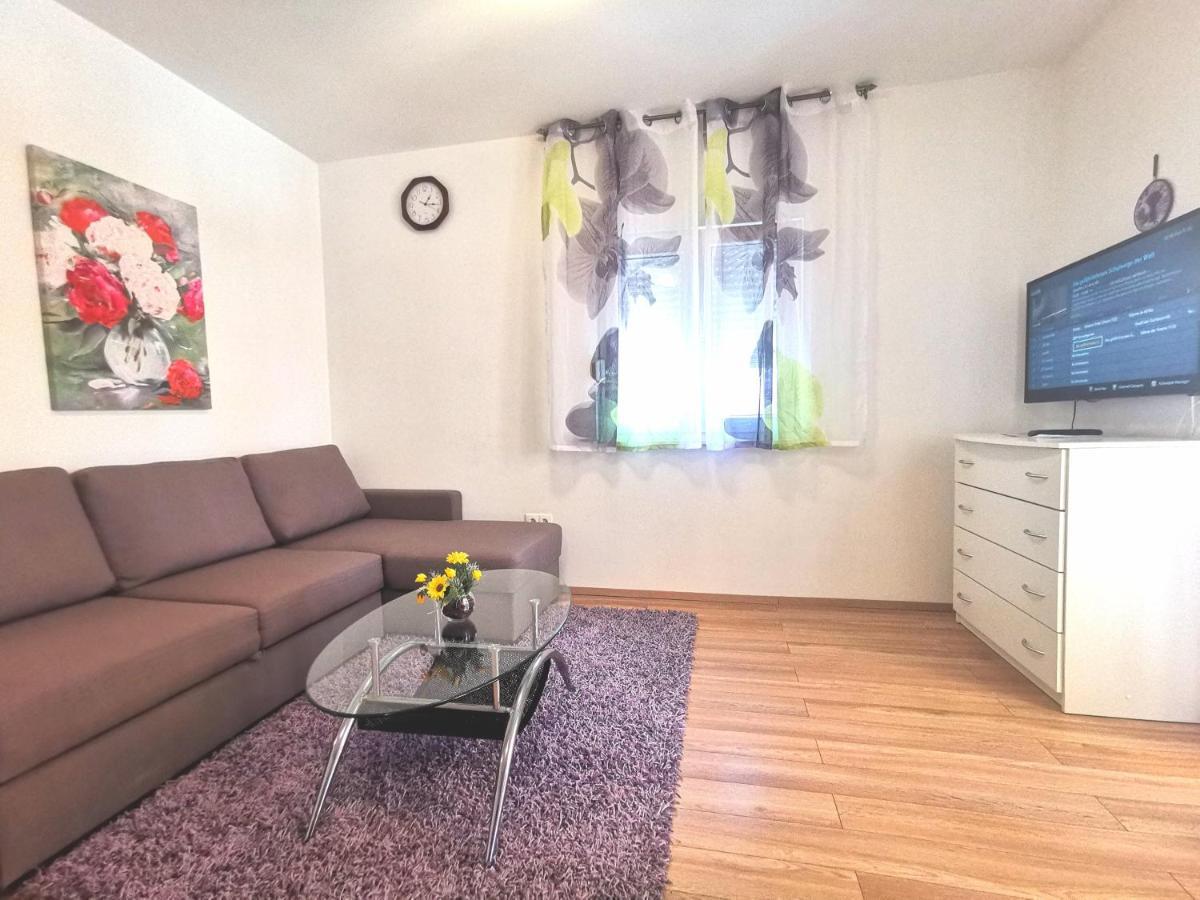 Vila Vodice Exteriör bild